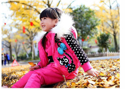 Conjunto Invernal de Tres Piezas para Niñas - Suéter y Traje de Terciopelo Acolchado - Image 16