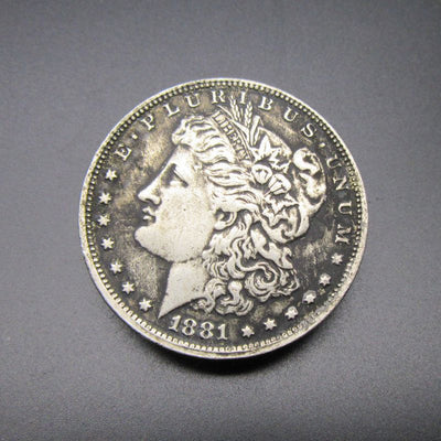 Moneda Antigua de Cobre Reina - Pieza de Colección - Image 3