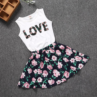 Conjunto de Falda y Chaleco Niña con Diseño LOVE - Image 6