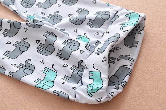 Conjunto de Tres Piezas Infantil con Capucha Diseño Elefante Adorable - Image 14