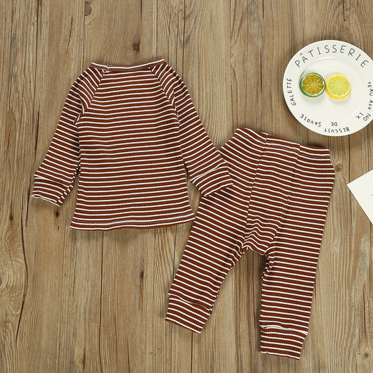 Conjunto Infantil de Dos Piezas con Blusa Rayada y Pantalón - Image 3