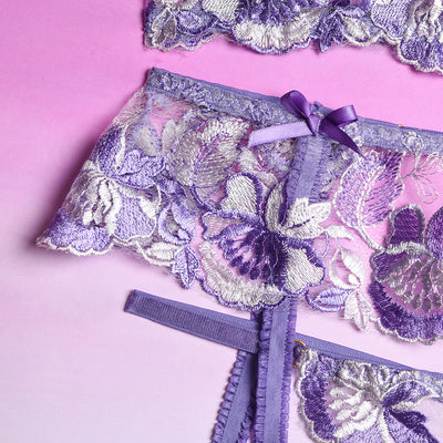 Conjunto de Faja Clásica con Bordado Floral y Patchwork - Image 17