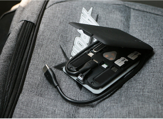 Organizador Portátil 5 en 1: Bolsa Multiusos para Cables, Tarjetas y Cargador Inalámbrico - Image 10