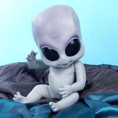 Muñeco Alienígena Realista - Image 9