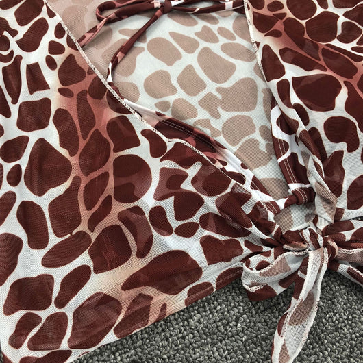 Bikini Estampado de Leopardo con Mangas Largas Tres Piezas - Image 9