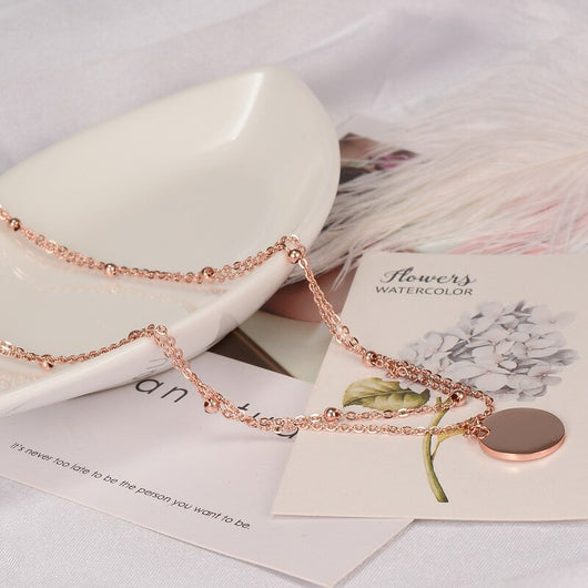 Collar Multicapa de Acero Titanio con Moneda y Perlas para Mujer - Image 12