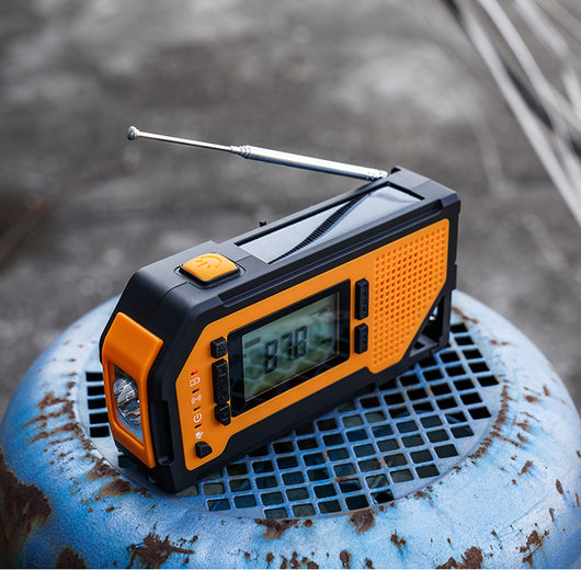 Linterna Solar de Emergencia Multifunción con Carga Manual y Radio - Image 11