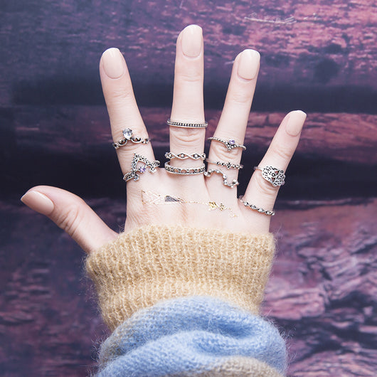 Juego de 10 Anillos de Diamante Púrpura con Diseño Hueco Retorcido y Corona - Image 11