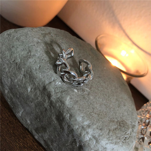 Anillo Retro de Cadena Hueca Torcida en Metal para Mujer - Image 15