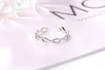 Anillo Geométrico Hueco de Bordes Finos - Image 8