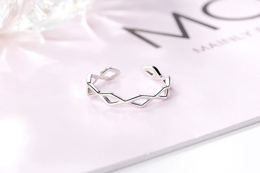 Anillo Geométrico Hueco de Bordes Finos - Image 8