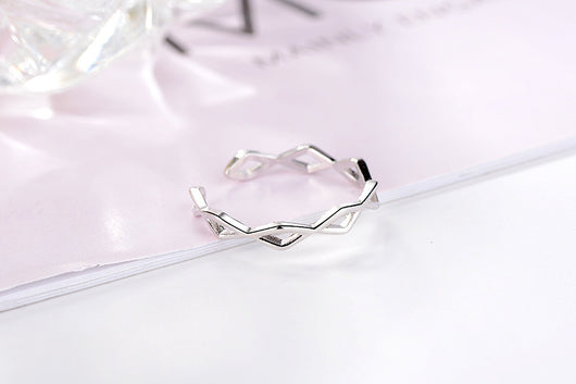 Anillo Geométrico Hueco de Bordes Finos - Image 12