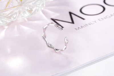 Anillo Geométrico Hueco de Bordes Finos - Image 13