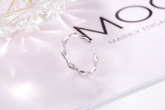 Anillo Geométrico Hueco de Bordes Finos - Image 13