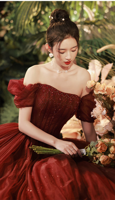 Vestido de Compromiso Elegante Rojo Vino Asimétrico de Lujo - Image 8
