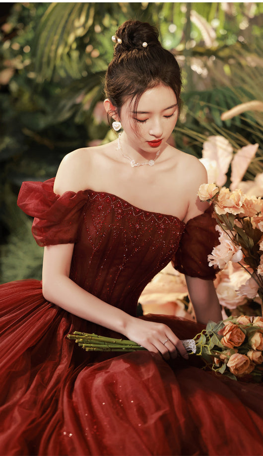 Vestido de Compromiso Elegante Rojo Vino Asimétrico de Lujo - Image 8