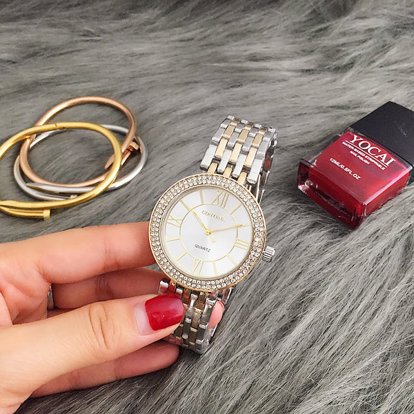Reloj de Diseño Romano Elegante con Cristal de Lujo