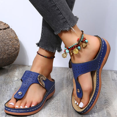 Sandalias Cómodas con Cuña y Hebilla Metálica Hueca para Mujer - Image 11