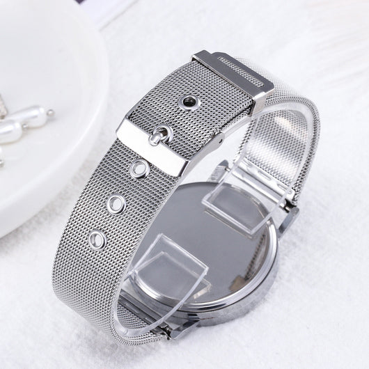 Reloj de Pulsera Dama Malla Dorada con Diseño de Corazón - Image 18