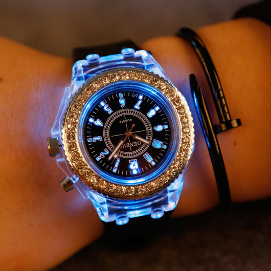 Reloj LED Luminoso Geneva para Mujer con Pulsera de Silicona - Image 26
