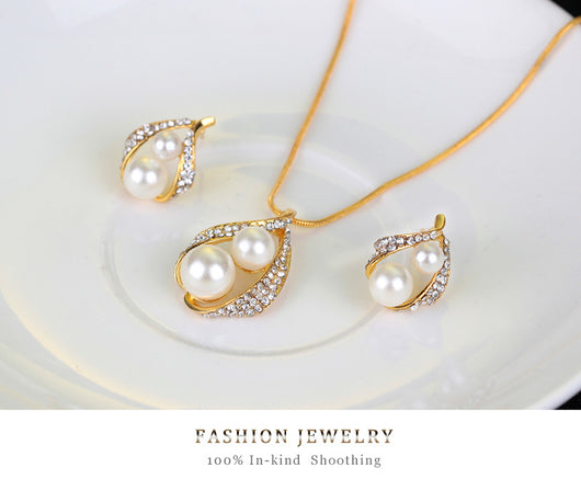 Set de 3 Piezas: Aretes, Collar y Anillo con Perlas - Image 13