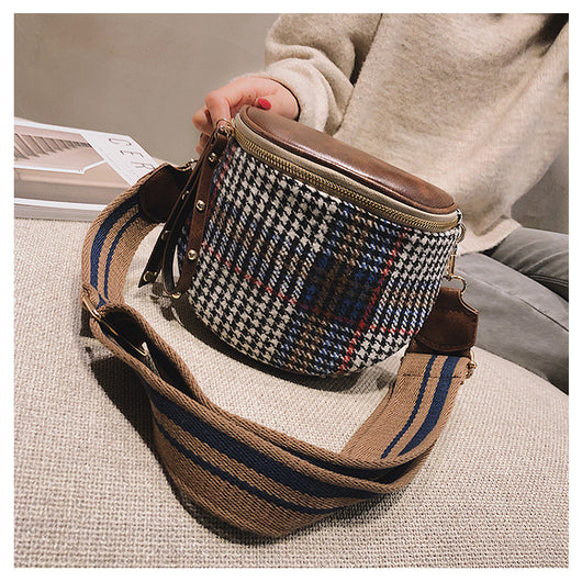 Bolso Bandolera Cuadros con Correa Ancha - Image 8