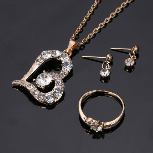 Conjunto de Collar y Aretes de Corazón con Cristales Brillantes - Image 9
