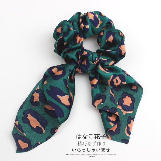 Pack 4 Scrunchies Elásticos con Diseño Leopardo, Floral y Pañuelo para Cabello - Image 8