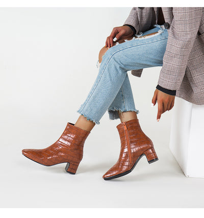 Botas Martin Cuadradas de Tacón Grueso y Cuadro Escocés - Colección Invierno Europa - Image 9