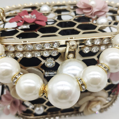 Bolso Tipo Saco con Perlas y Diamantes en Diseño Floral - Image 18