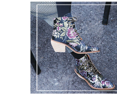 Botas Cortas Étnicas Bordadas con Tacón Grueso y Cordón Frontal - Image 12