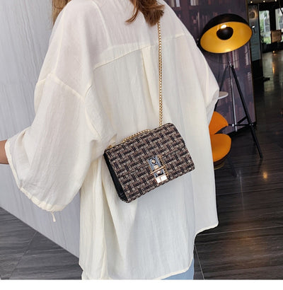 Bolso Cuadrado Casual de Cadena Dorada - Image 22