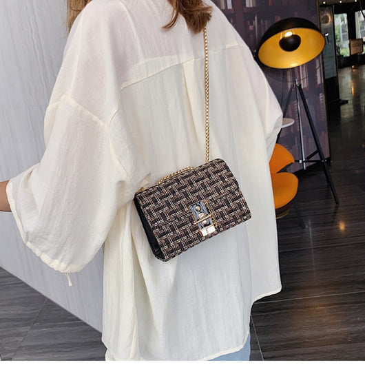 Bolso Cuadrado Casual de Cadena Dorada - Image 22