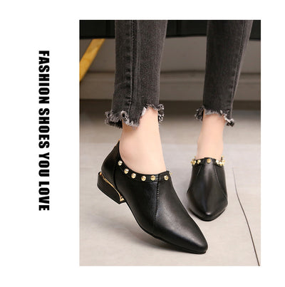 Zapatos Casuales para Mujer con Punta Afilada y Remaches de Moda - Image 7