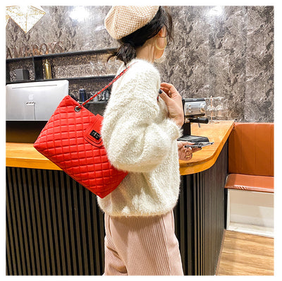 Bolsa de Hombro Grande con Cadena Dorada - Estilo Trendy Multiusos - Image 10