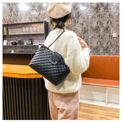 Bolsa de Hombro Grande con Cadena Dorada - Estilo Trendy Multiusos - Image 14