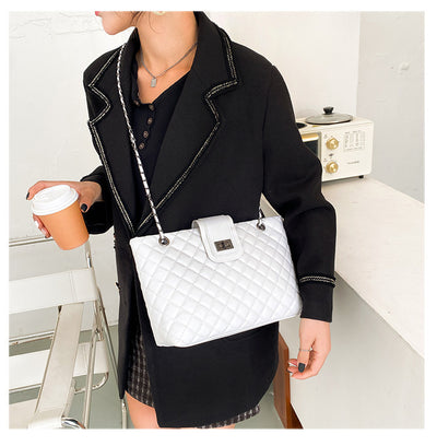 Bolsa de Hombro Grande con Cadena Dorada - Estilo Trendy Multiusos - Image 20