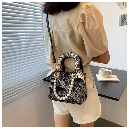 Bolso Diagonal Elegante con Perla y Diseño Asimétrico - Image 8