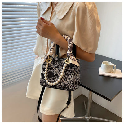 Bolso Diagonal Elegante con Perla y Diseño Asimétrico - Image 10