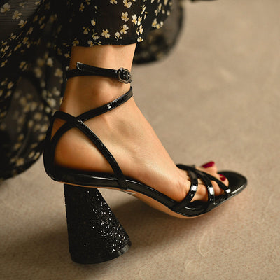 Sandalias de tacón alto con punta abierta y hebilla brillante - Image 11
