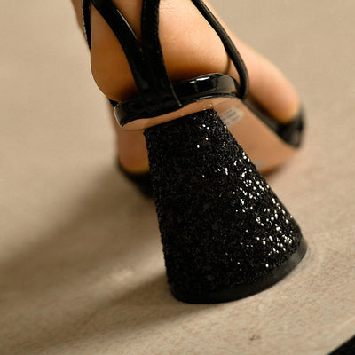 Sandalias de tacón alto con punta abierta y hebilla brillante - Image 13