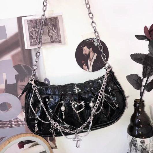 Bolso Bandolera Gótico de Cuero Charol con Diseño Plisado Multiuso - Image 10
