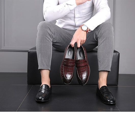Zapatos Casuales de Cuero para Hombre con Patrón Moderno - Image 10