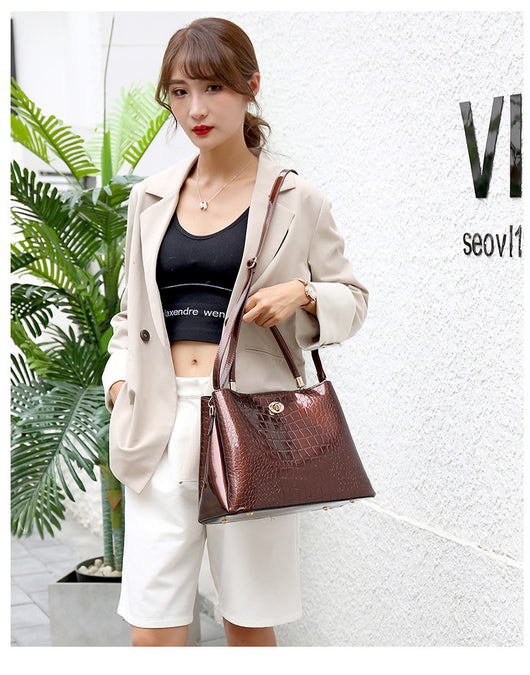 Bolso Mensajero de Cuero Charol con Bandolera Única - Image 19