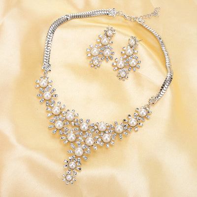 Gold-toned heart-shaped necklace and dangle earrings set with clear rhinestones and faux pearls. - Image 22