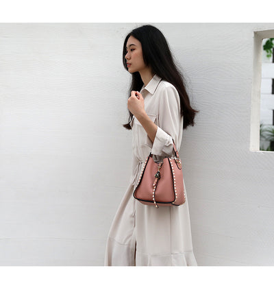 Bolso Bucket de Cuero Genuino con Cabeza de Leopardo y Tachas - Image 15