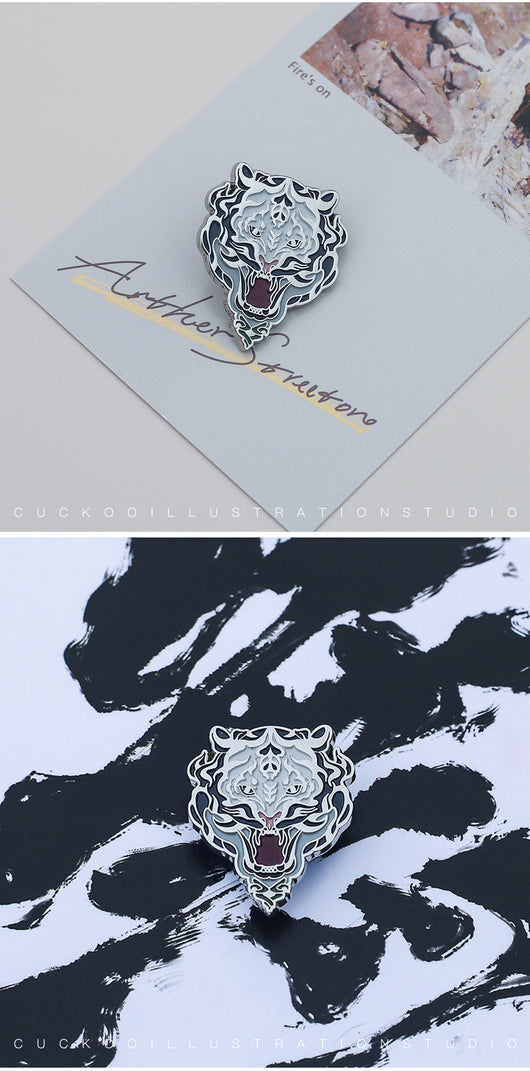 Broche Diseño Tigre Blanco en Metal Plateado - Image 8