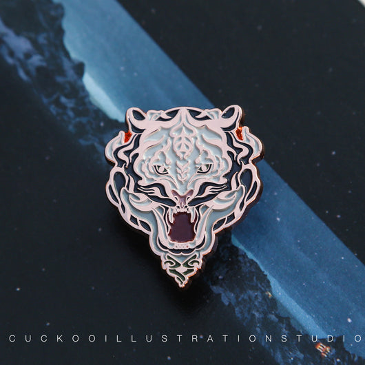 Broche Diseño Tigre Blanco en Metal Plateado - Image 12