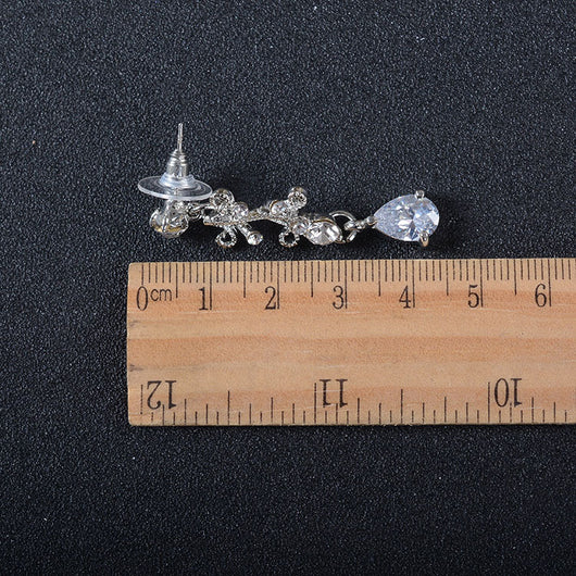 Conjunto de Joyas Nupciales Coreanas con Cristales - Tiara, Aretes y Collar - Image 7