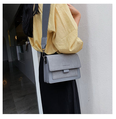Bolsa Retro Cuadrada Super Fire Scrub - Image 24